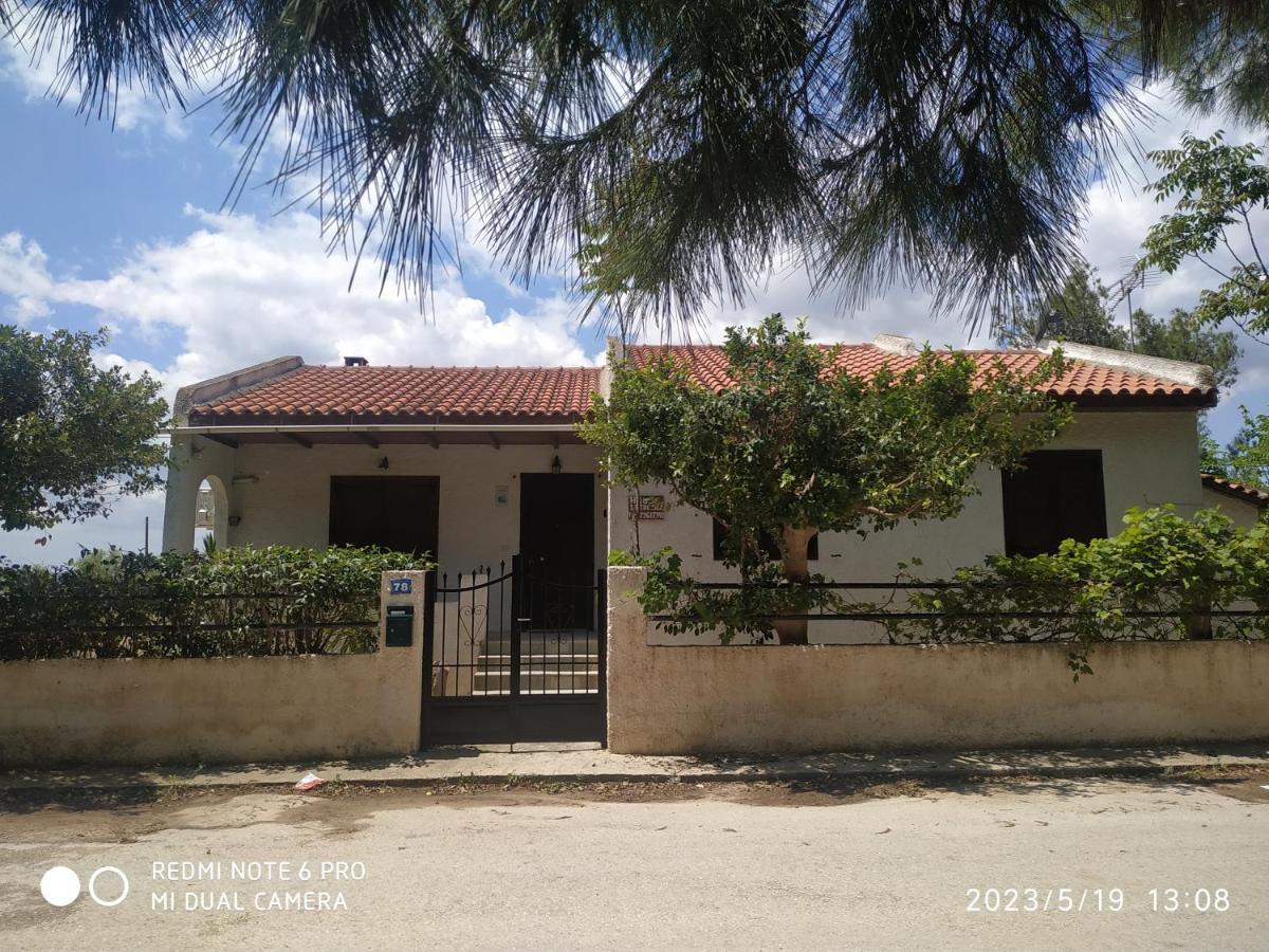 House By The Sea Villa อาร์เตมีดา ภายนอก รูปภาพ