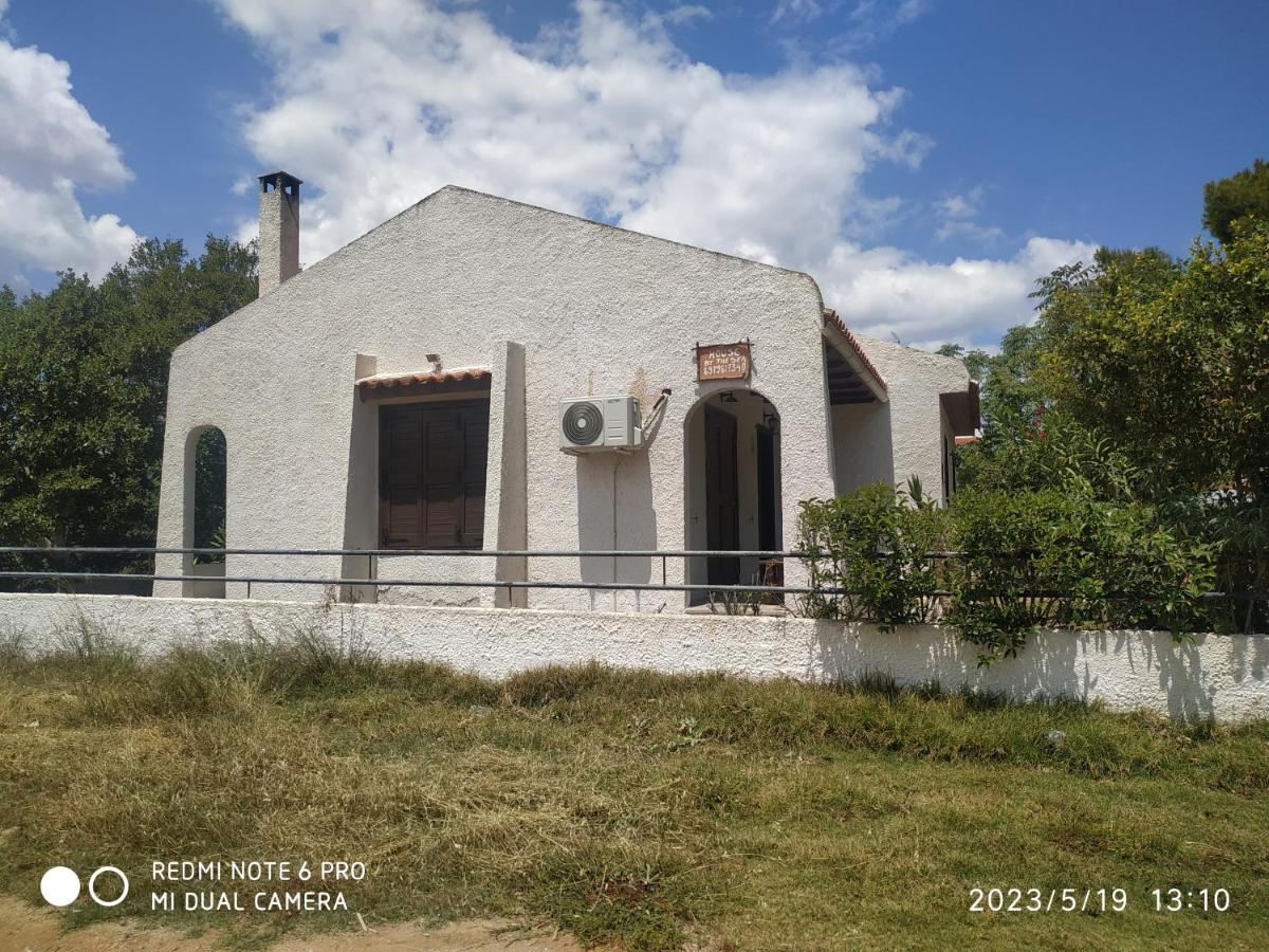 House By The Sea Villa อาร์เตมีดา ภายนอก รูปภาพ