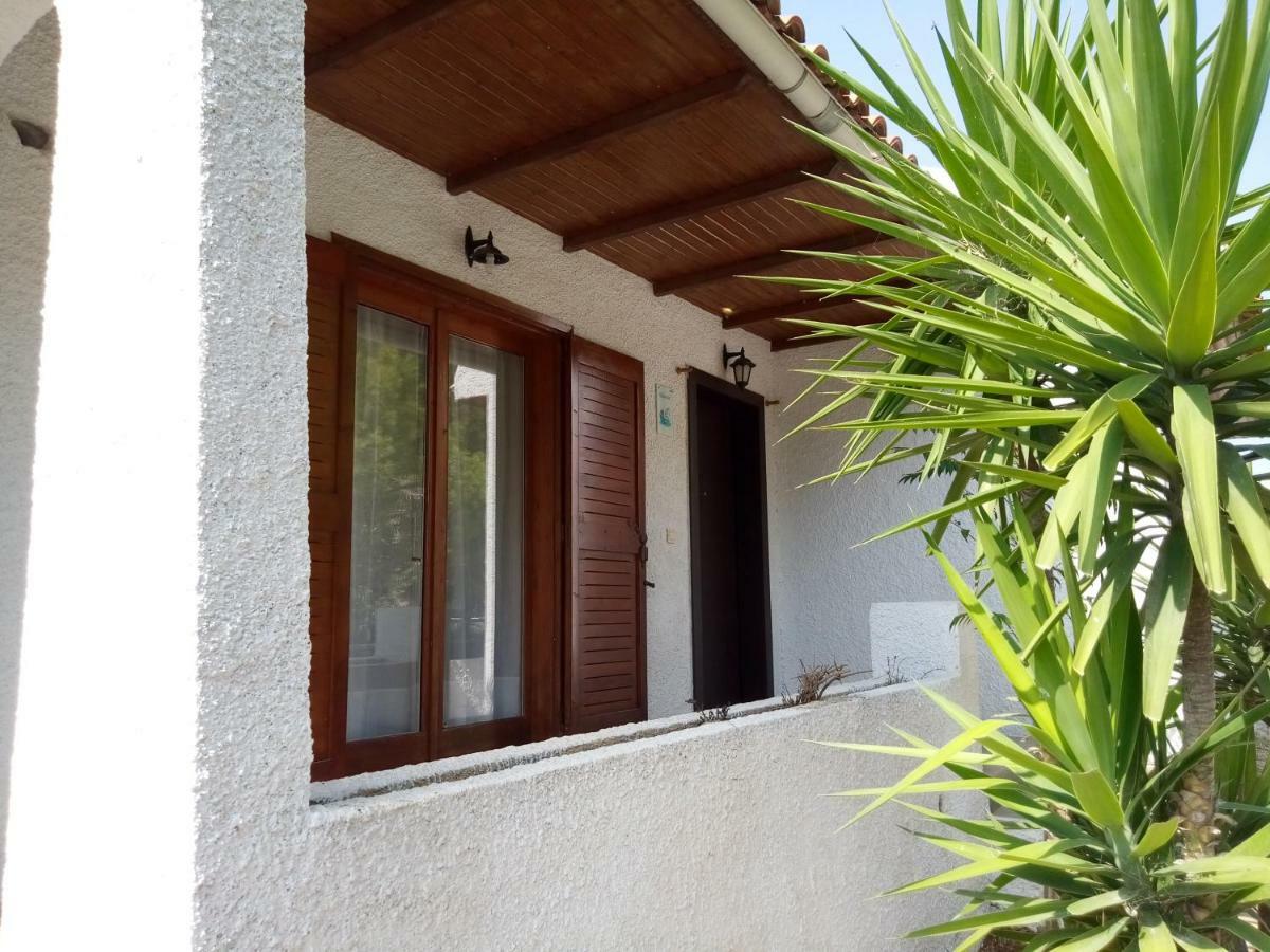 House By The Sea Villa อาร์เตมีดา ภายนอก รูปภาพ