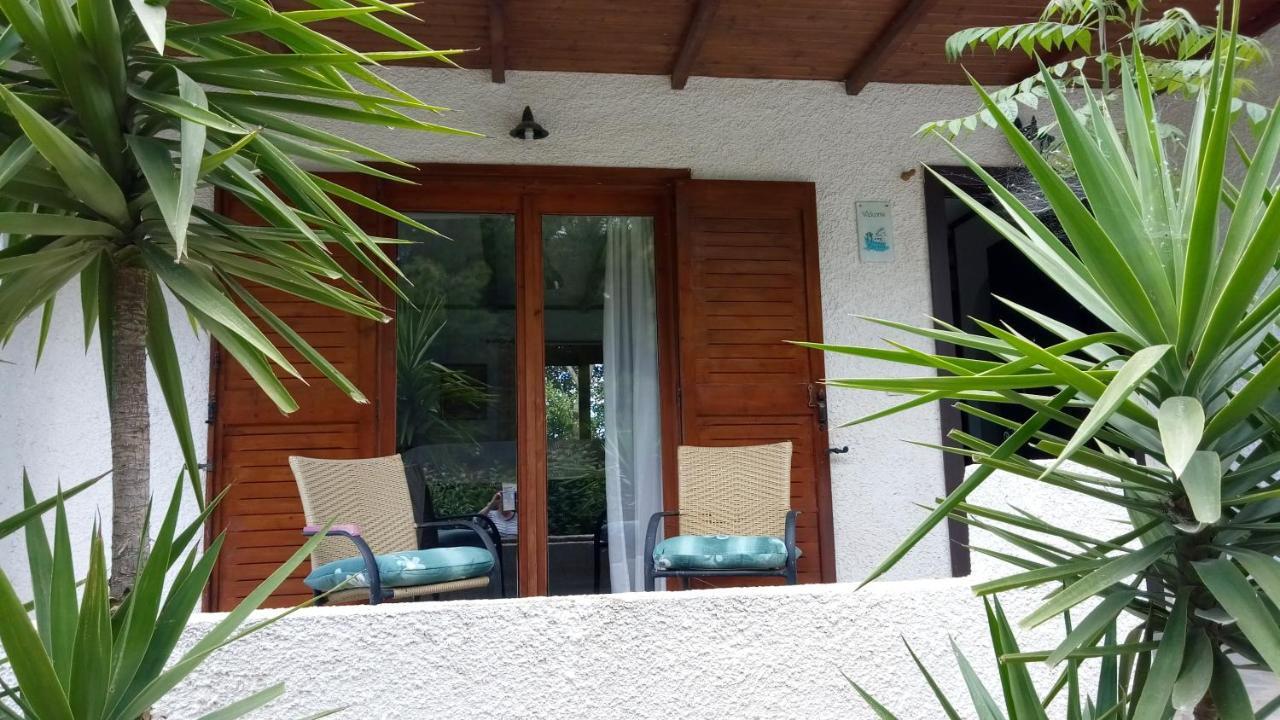 House By The Sea Villa อาร์เตมีดา ภายนอก รูปภาพ